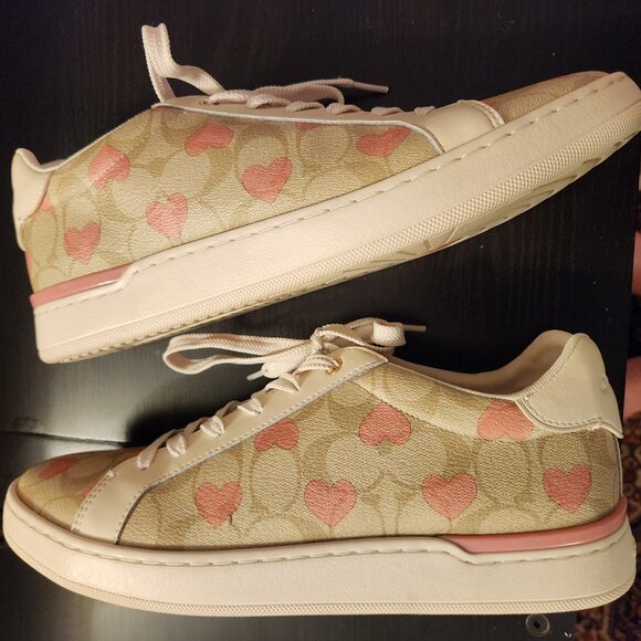 COACH - Clip Low Top Sneaker In Signature Canvas - Hearts - Size 11 - Picture 5 of 7